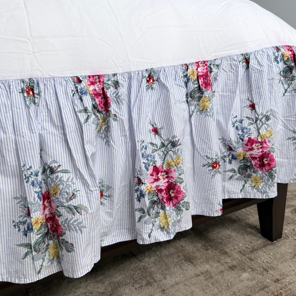 Chaps Nantucket Garden Queen Size Bed Skirt